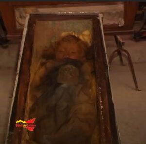 La tecla contenente la mummia bambina