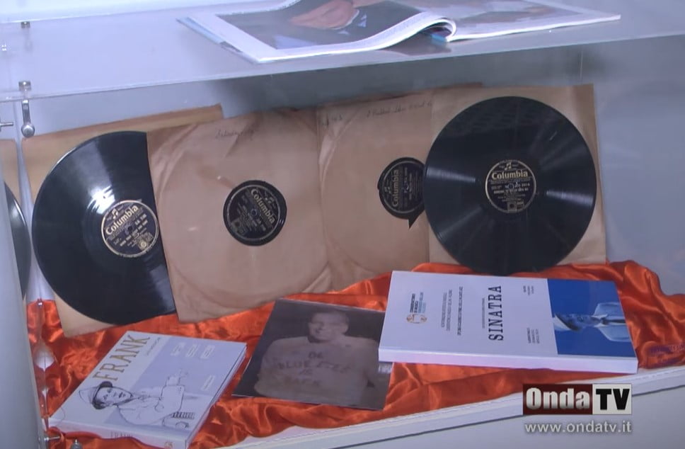 Dischi e libri museo Frank Sinatra